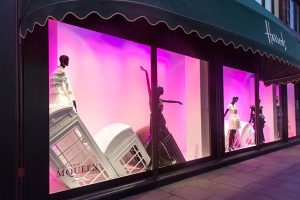 Vetrina di Harrods a Londra